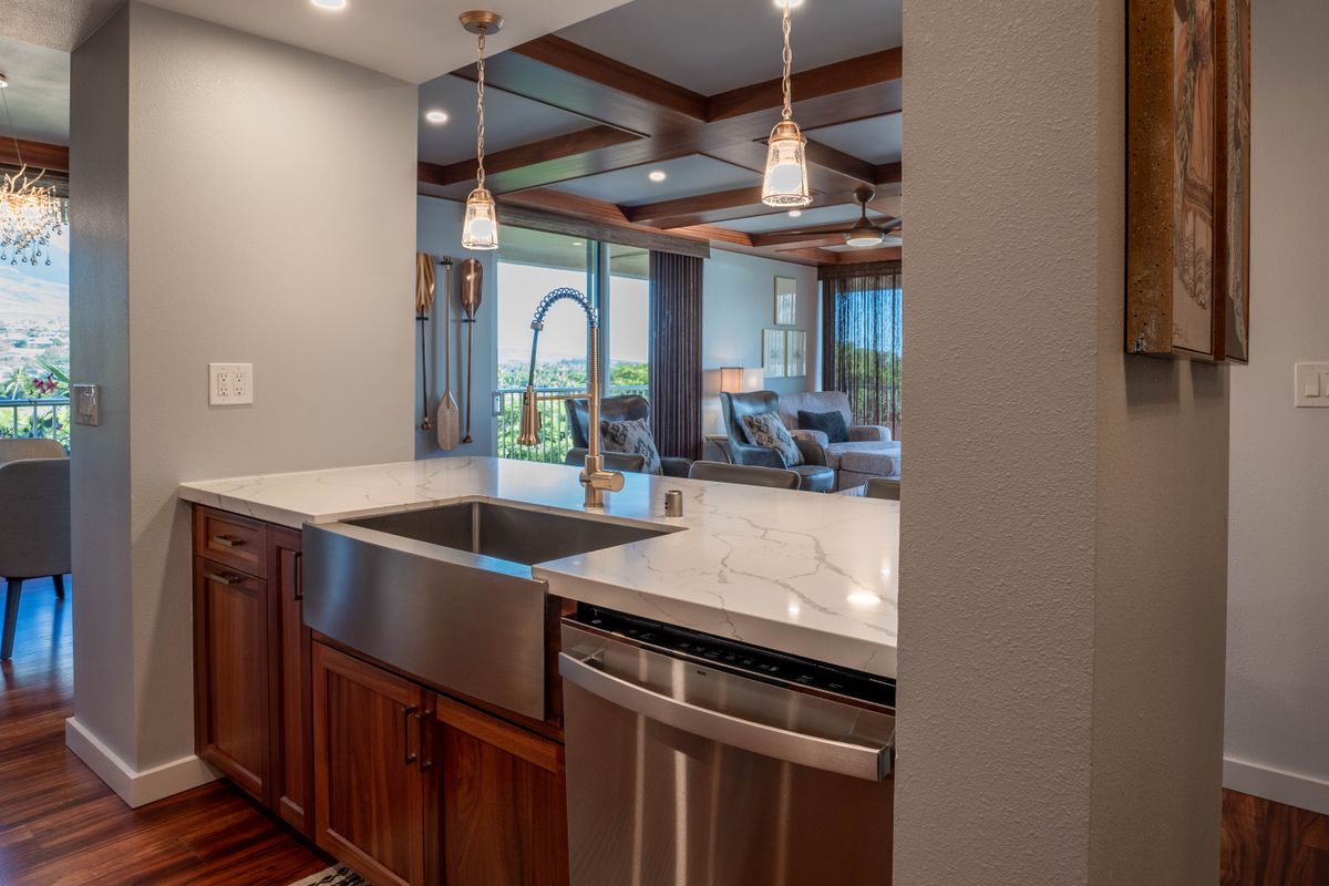 Custom Cabinetry for Alexander's Designs & Remodeling LLC in Kahului, HI