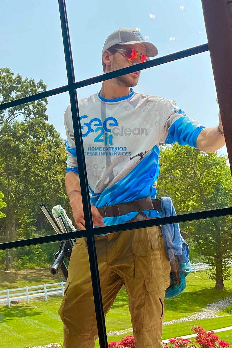 RESIDENTIAL WINDOW CLEANING for See2it Clean in St Louis, MO