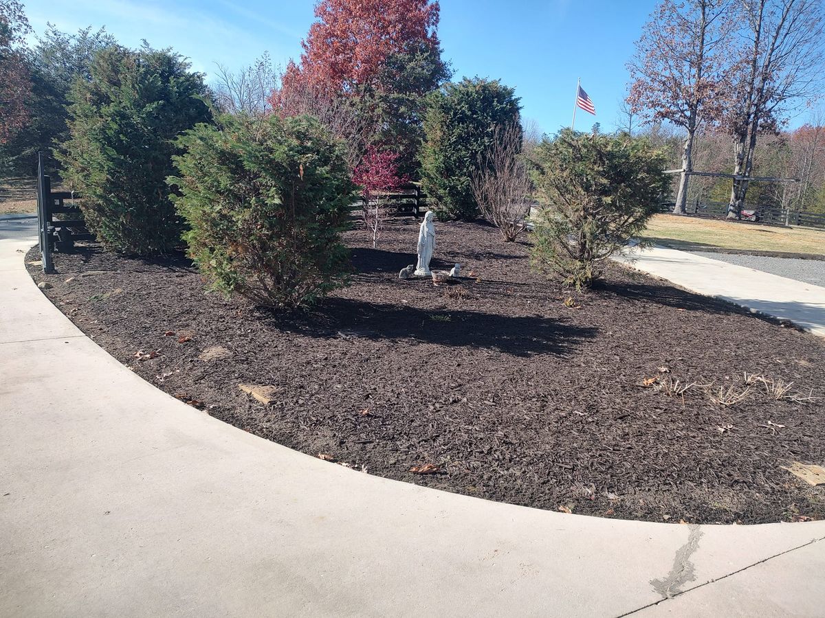 Mulch Bed Installation and Renovation for Starnes Hardscapes & Property Management LLC in Dunlap, TN