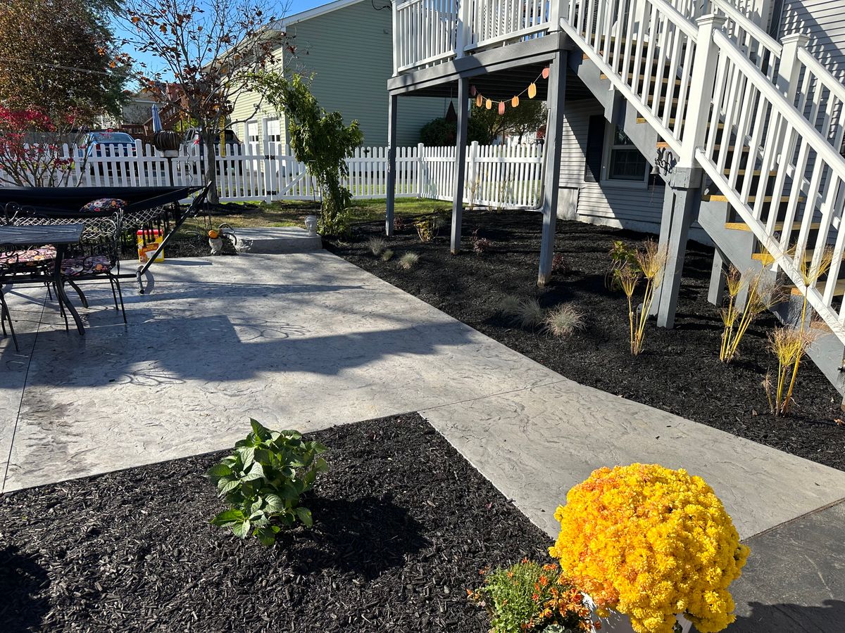 Mulch & Decorative Stone Installation for Big Al’s Landscaping and Concrete LLC in Albany, NY