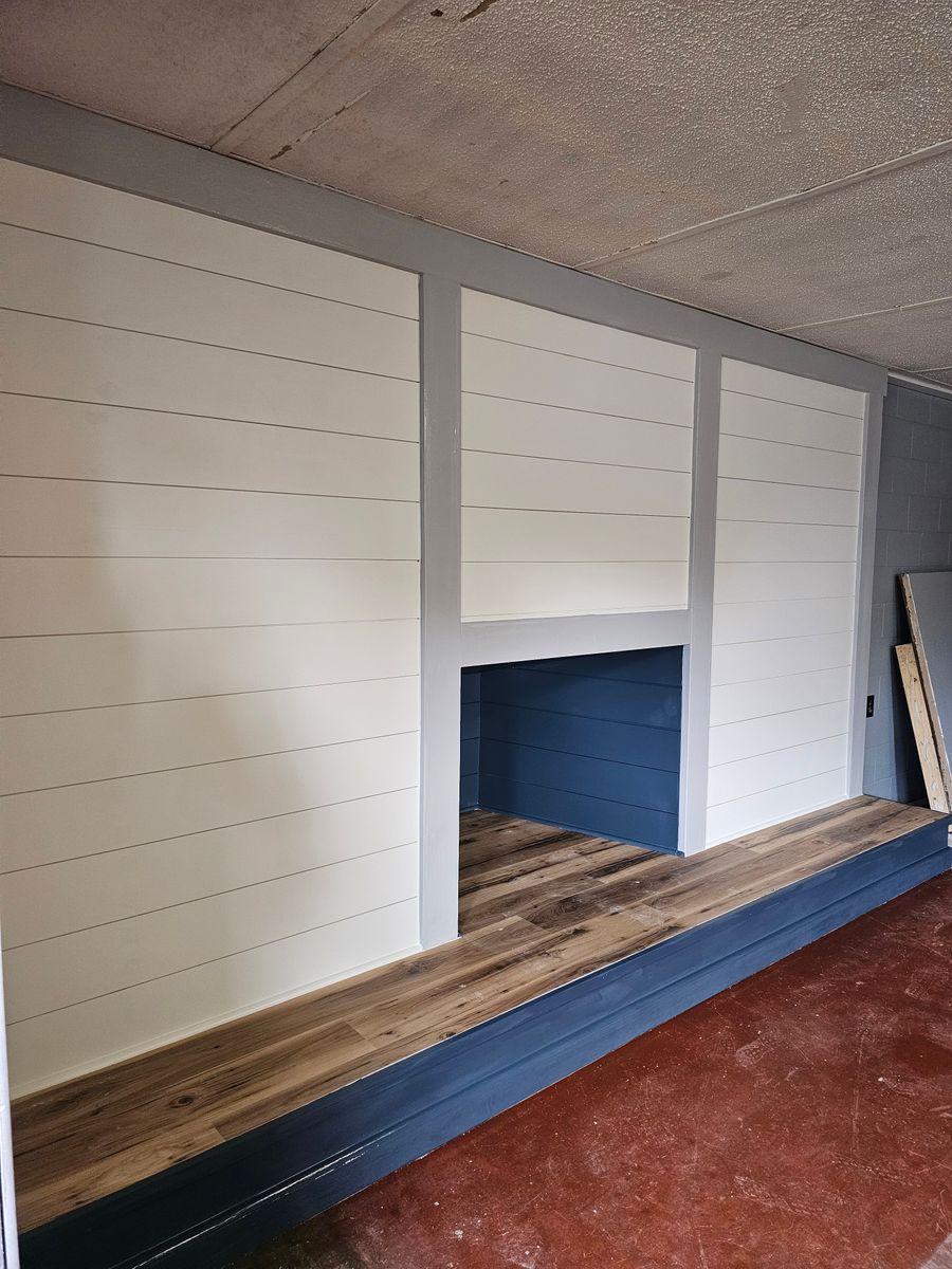 Flooring for Middleton's Painting And Restorations  in North Charleston, SC