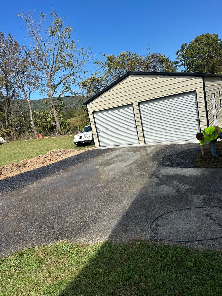 Asphalt Paving for Metzler Paving and Sealcoating in Jacksboro, TN