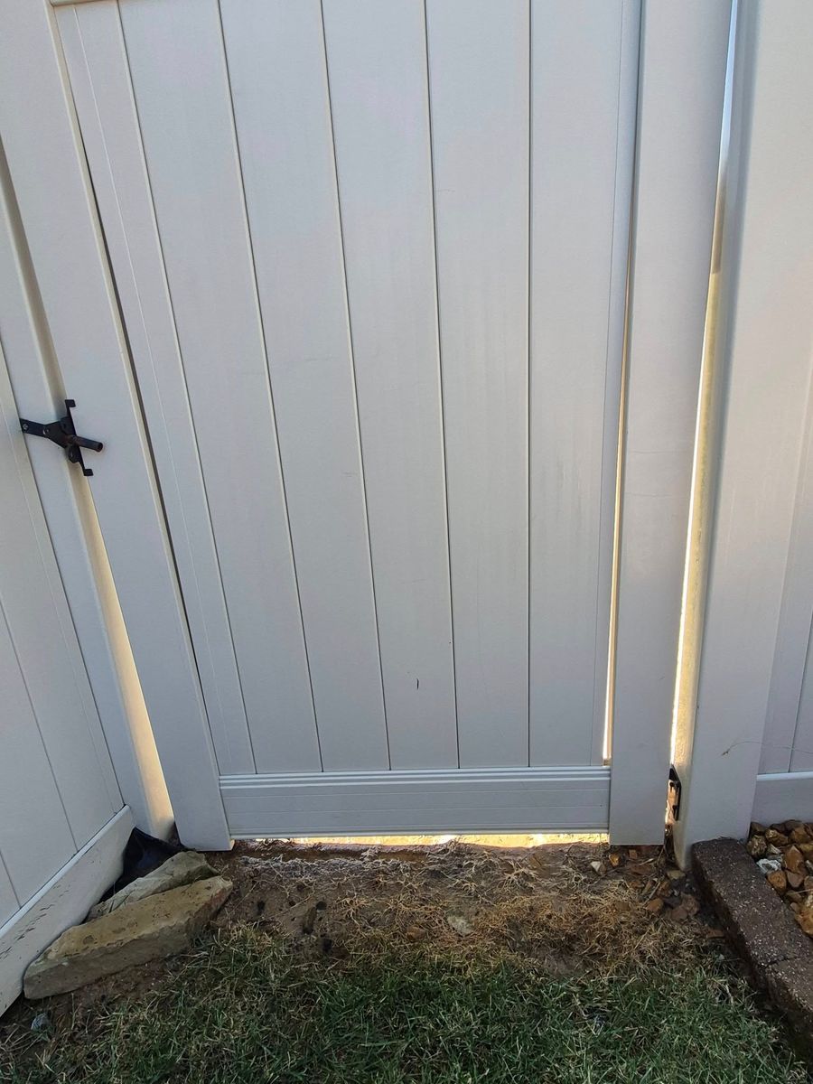 Fence Washing for D&T Pressure Washing in Morganfield, KY