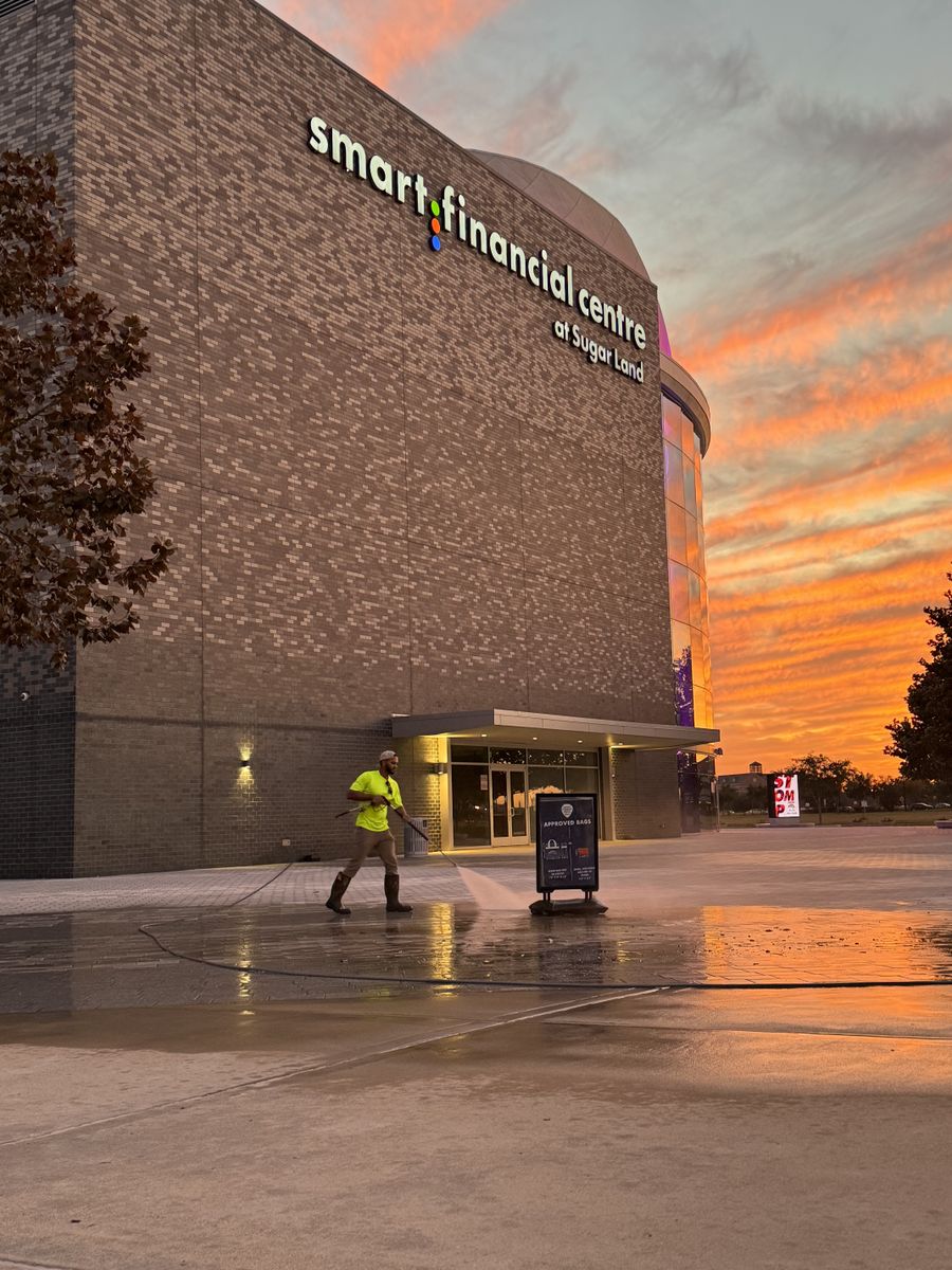 Parking Lot Cleaning for Power Pressure Wash in Houston, TX