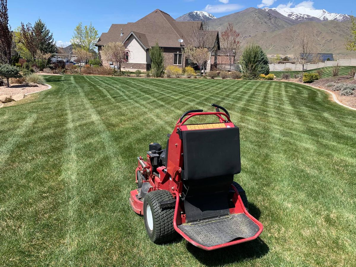 Mowing for Platinum Lawn Service in Santaquin, UT