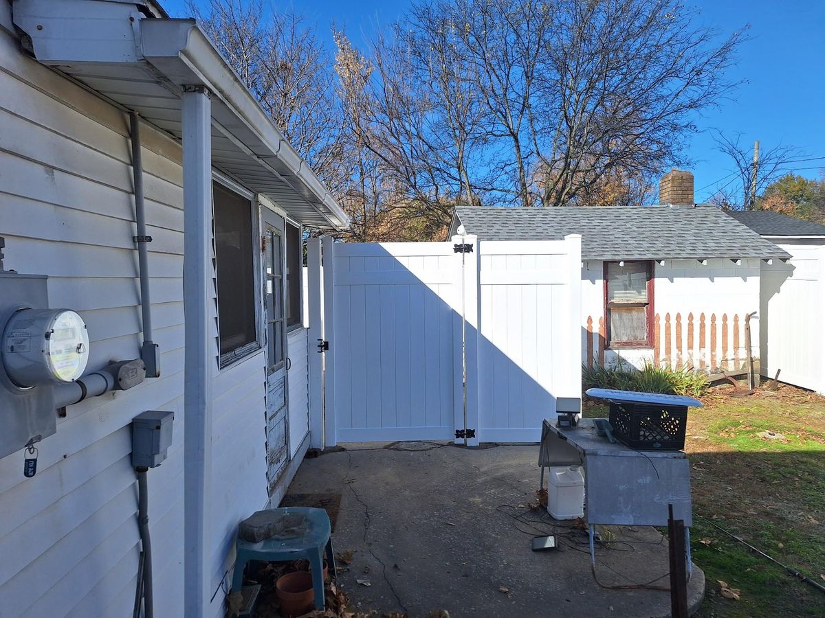 Fence Installation for Apex Fence in Henderson, KY