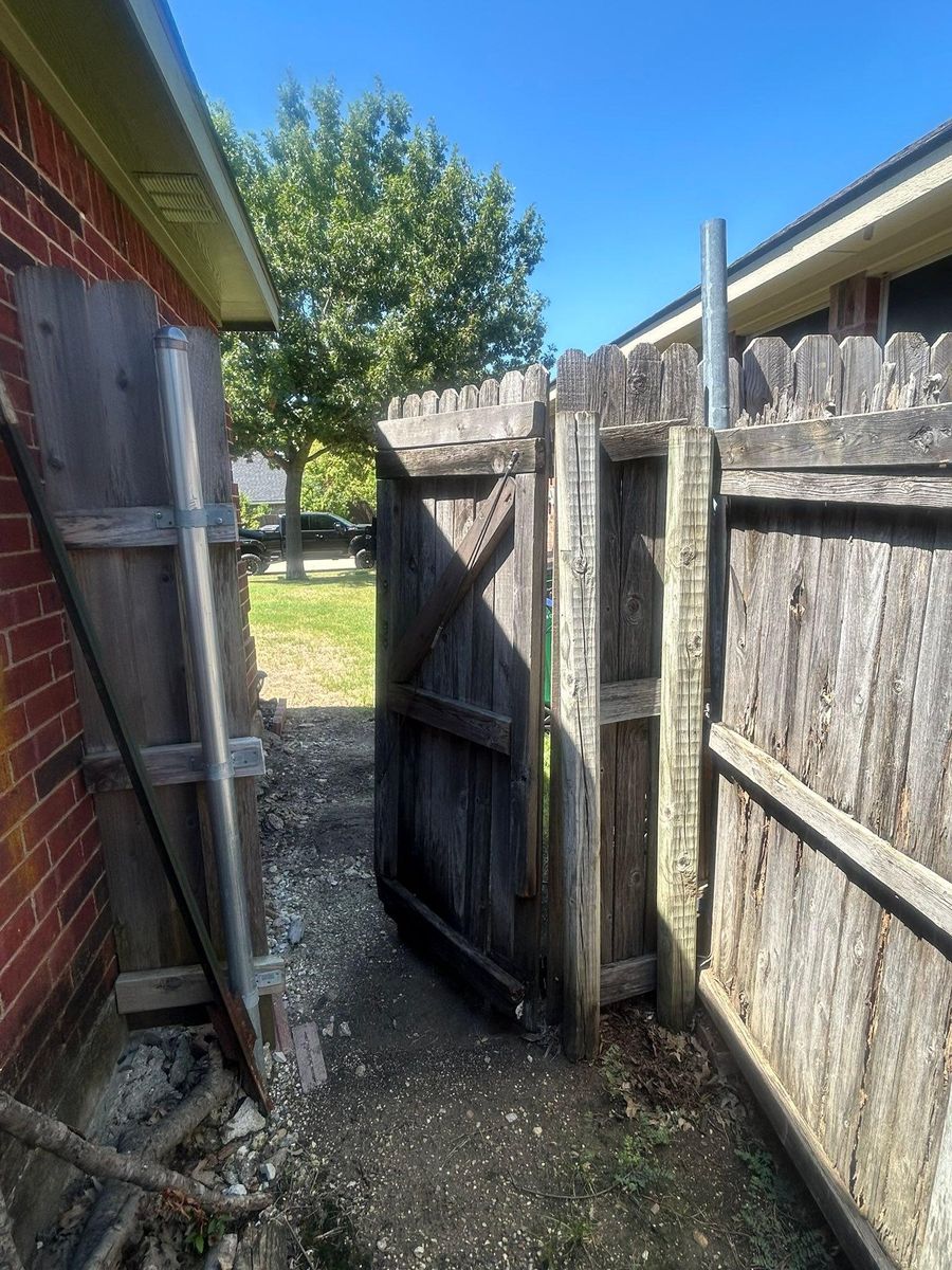 Fence Installation for JSL Woodworks and Contracting in Midlothian, TX