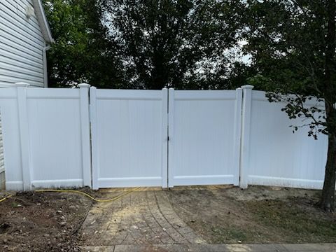 Fence Installation for Castle Fence & Deck LLC in Euclid, OH