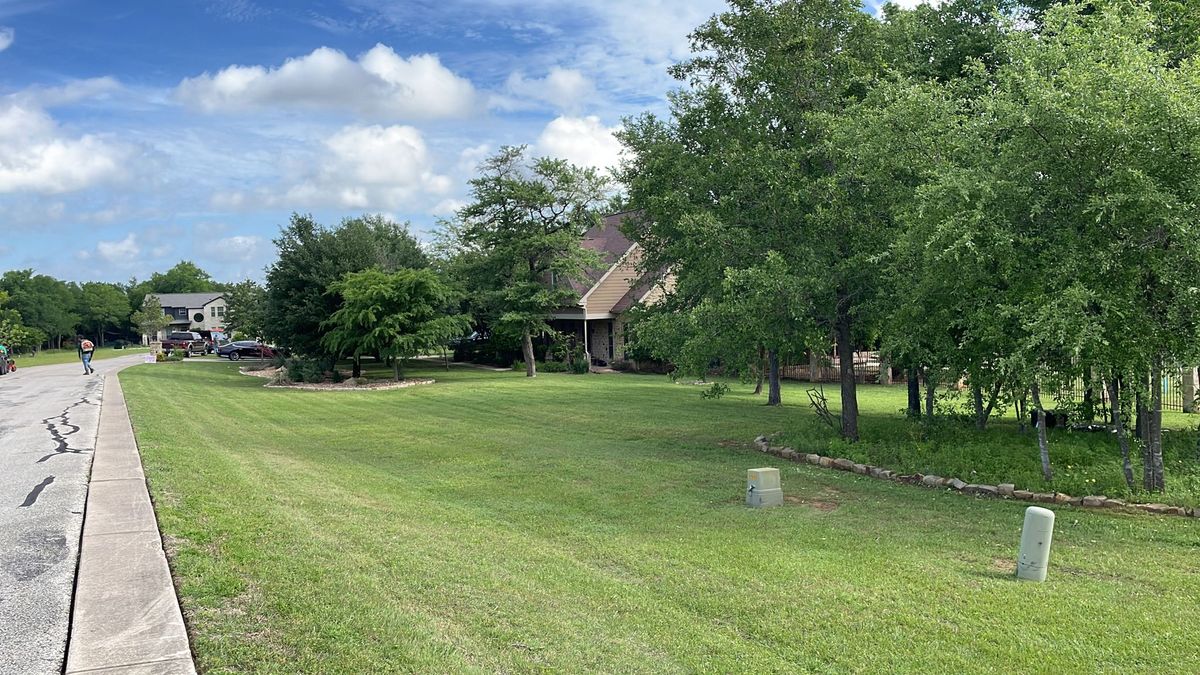 Landscape for Green Pastures Lawn Care in Bastrop, TX
