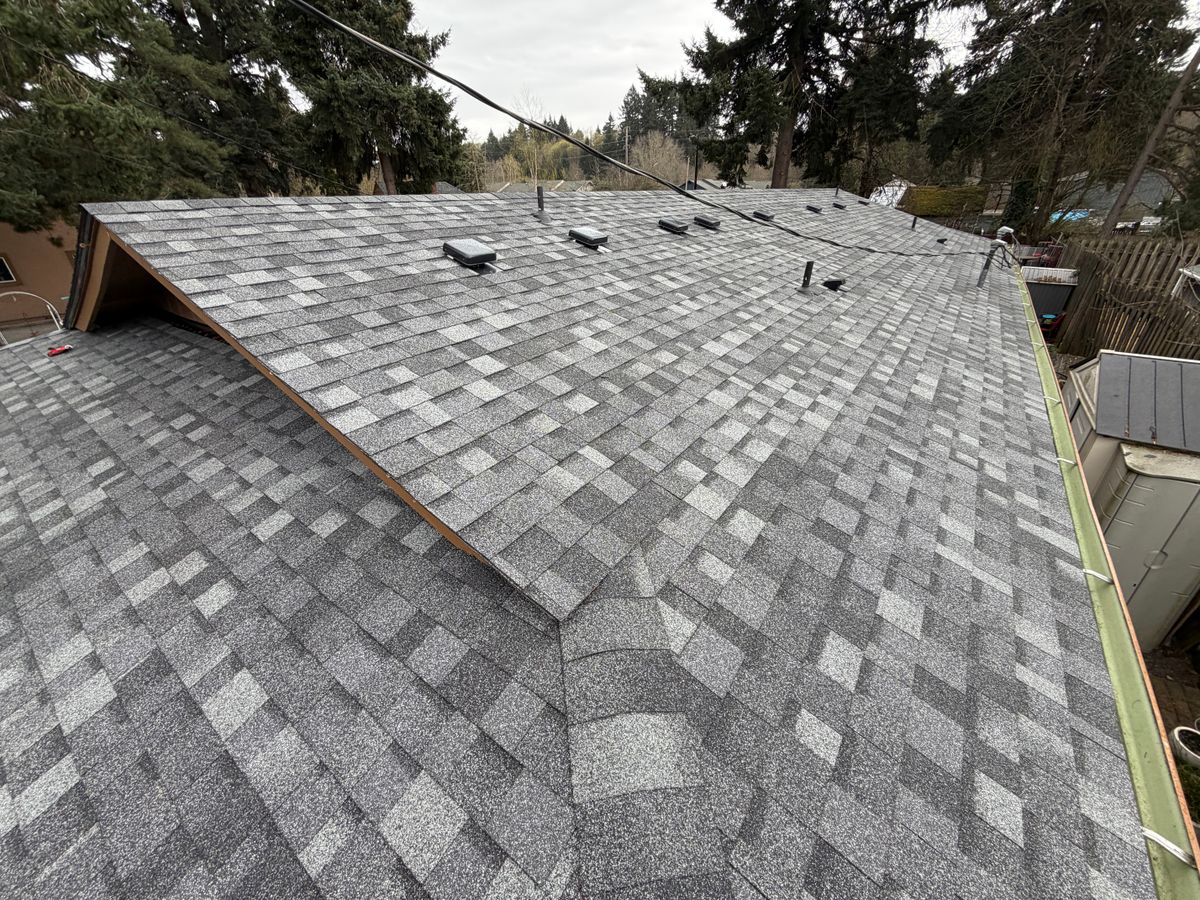 Roofing Installation for Rosas Pro Roof, LLC in Vancouver, WA