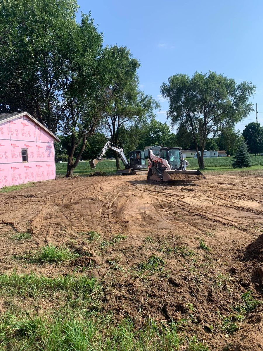 Leveling for Accurate Excavating in Grand Rapids, MI