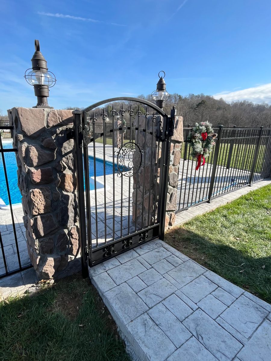 Custom Gates for Modern Metalworks LLC in Knoxville, TN