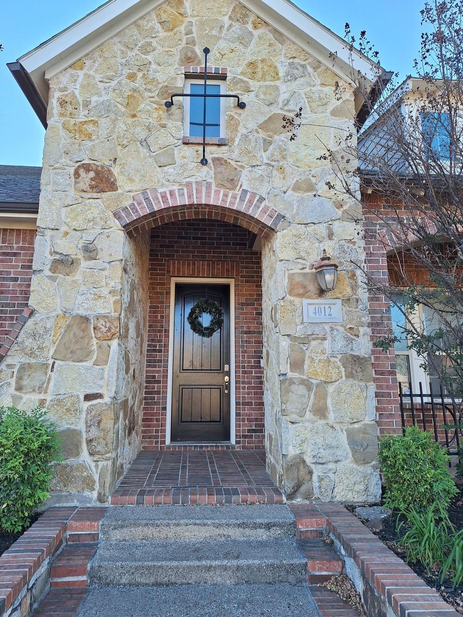 Window Cleaning for Connected Exterior Cleaning in Dallas, TX