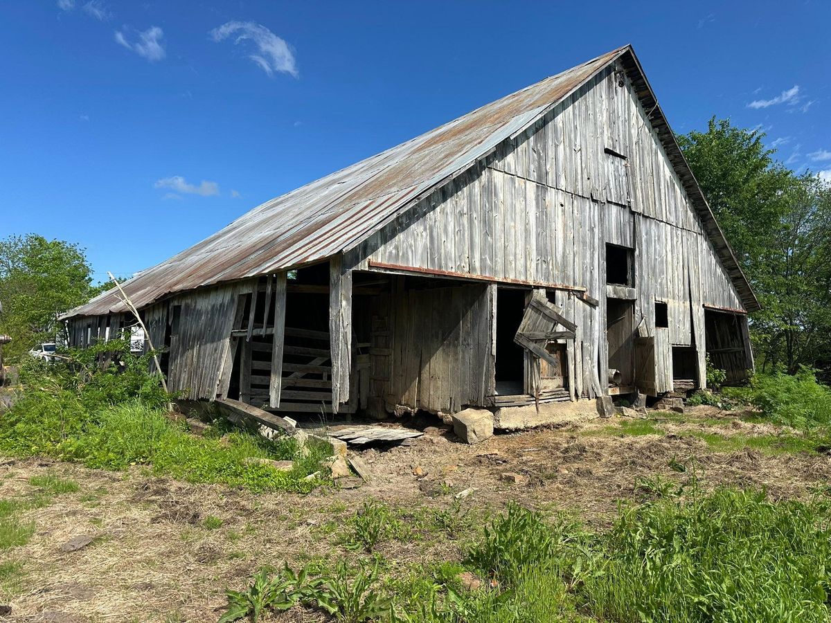 Debris Removal for Crump Construction & Roofing, LLC  in Urich,  MO