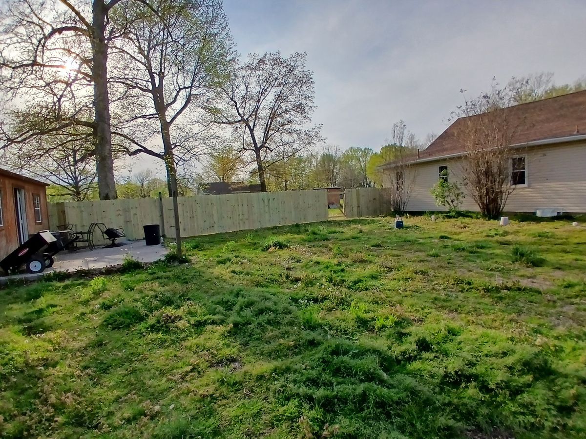 Fencing for Dead Tree General Contracting in Carbondale, Illinois