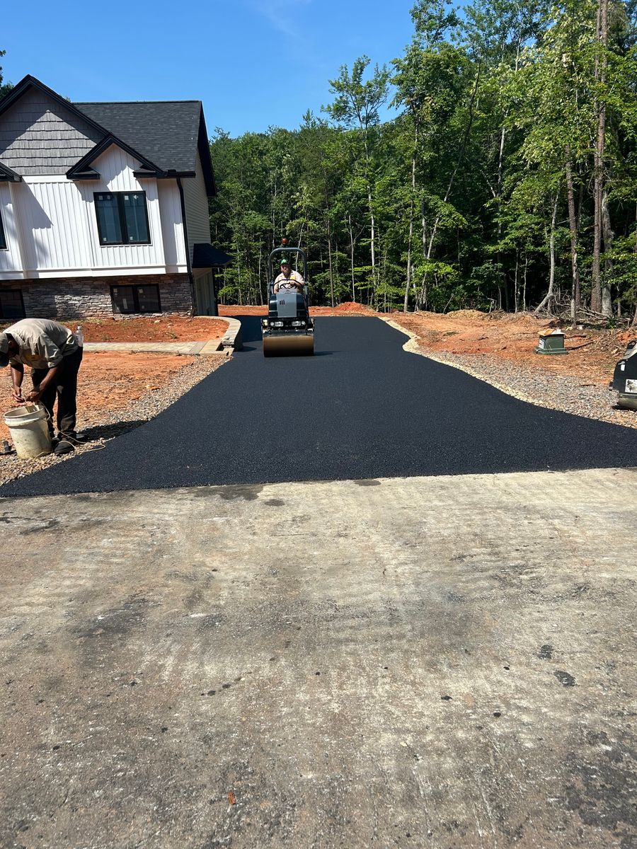 Asphalt Driveways for James R Carter Paving in Roanoke, VA
