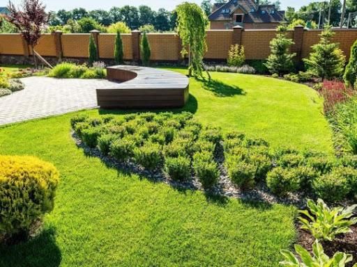 Lawn Maintenance for Bonita Bay Lawn Maintenance LLC in La Porte, TX