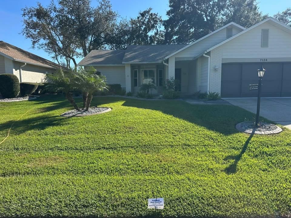 Lawn Spraying for Garrison Pest Control Inc in North Weeki Wachee, FL