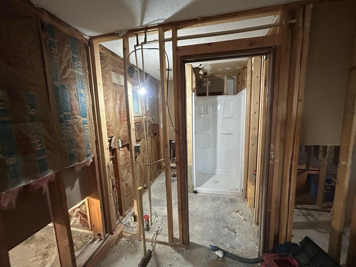 Handyman service for Blue Collar Construction and Remodeling in White City, KS