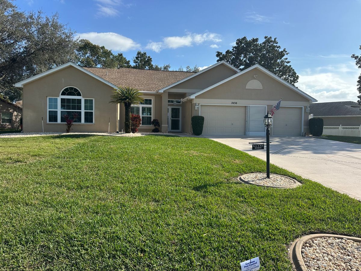 Lawn Spraying for Garrison Pest Control Inc in North Weeki Wachee, FL