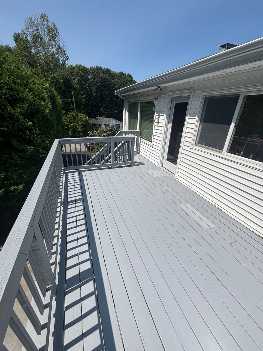 Deck Staining and Refinishing for Unlimited Softwash in Bellingham, MA