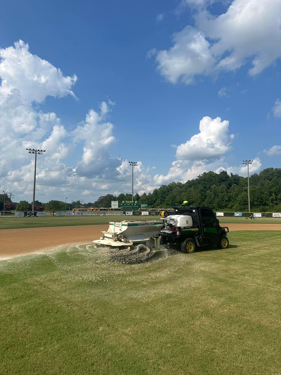 Topdressing for Fowler's Turf & Grading in Virginia, Virginia