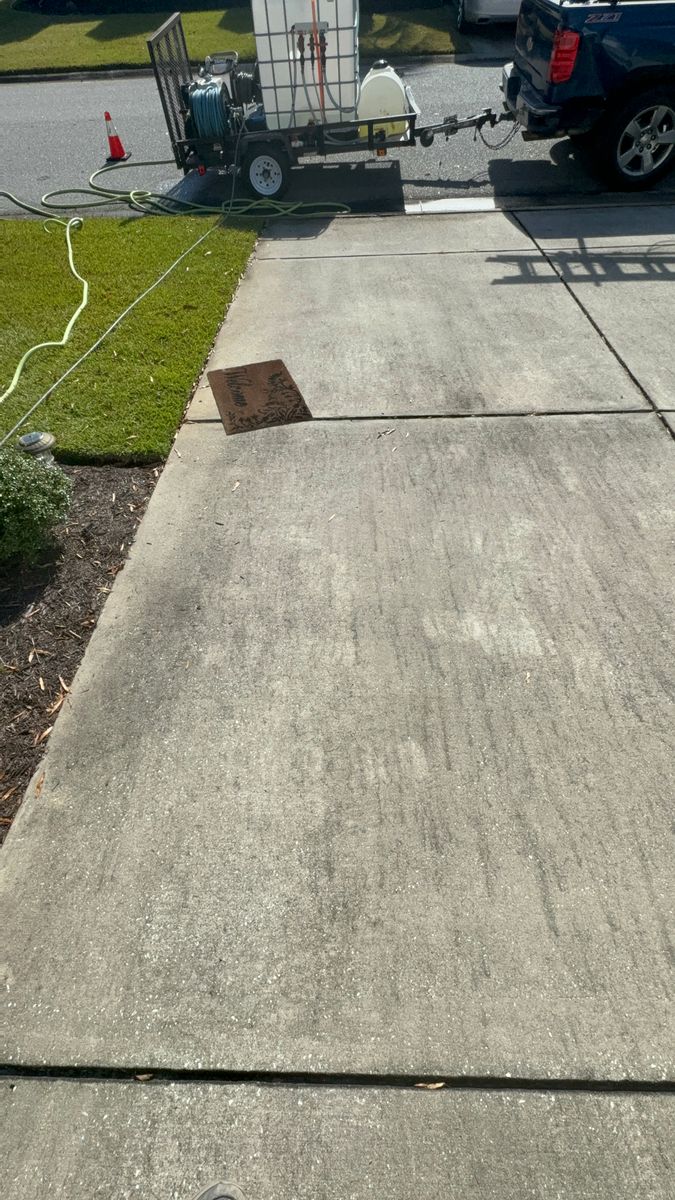 Driveway and Sidewalk Cleaning for Patriot Soft Wash LLC in Beaufort, SC