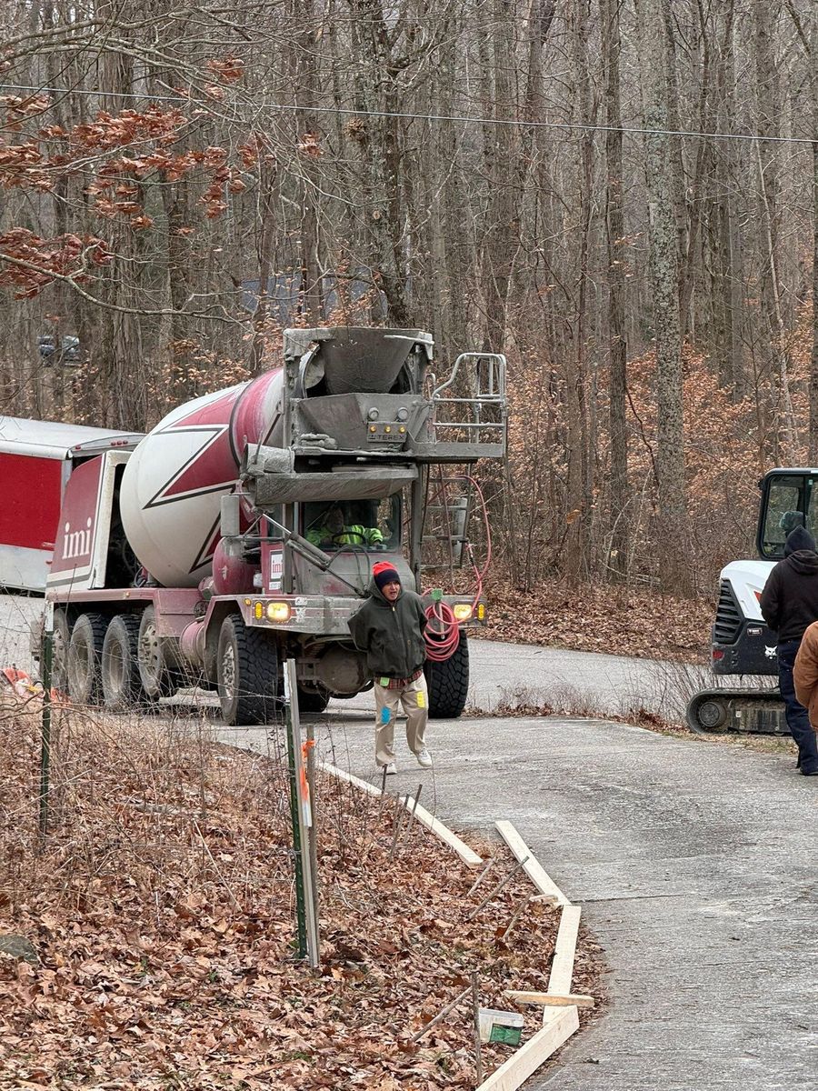 Porches, Patios, & Firepits for Whitfield Concrete Construction in Solsberry, IN