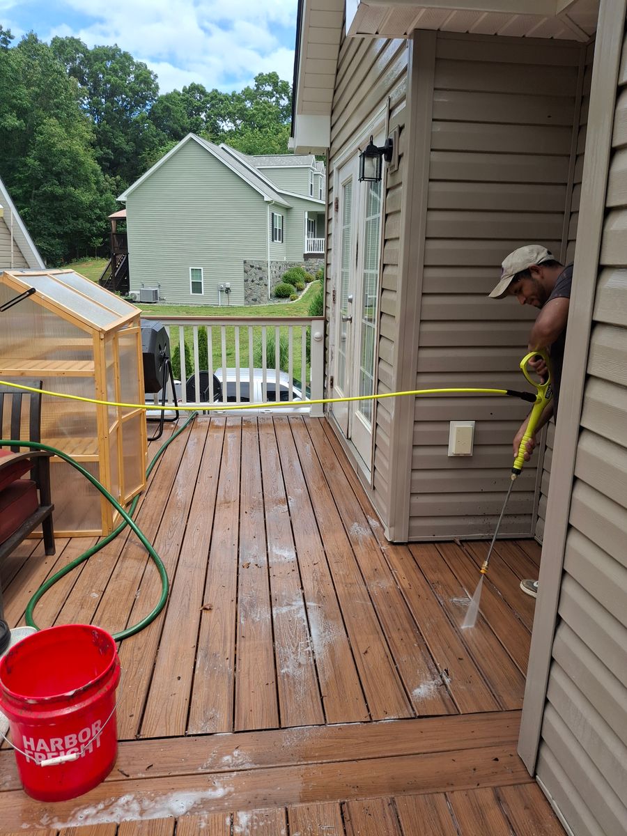 Deck Construction for P Martinez Painting in Salem, VA