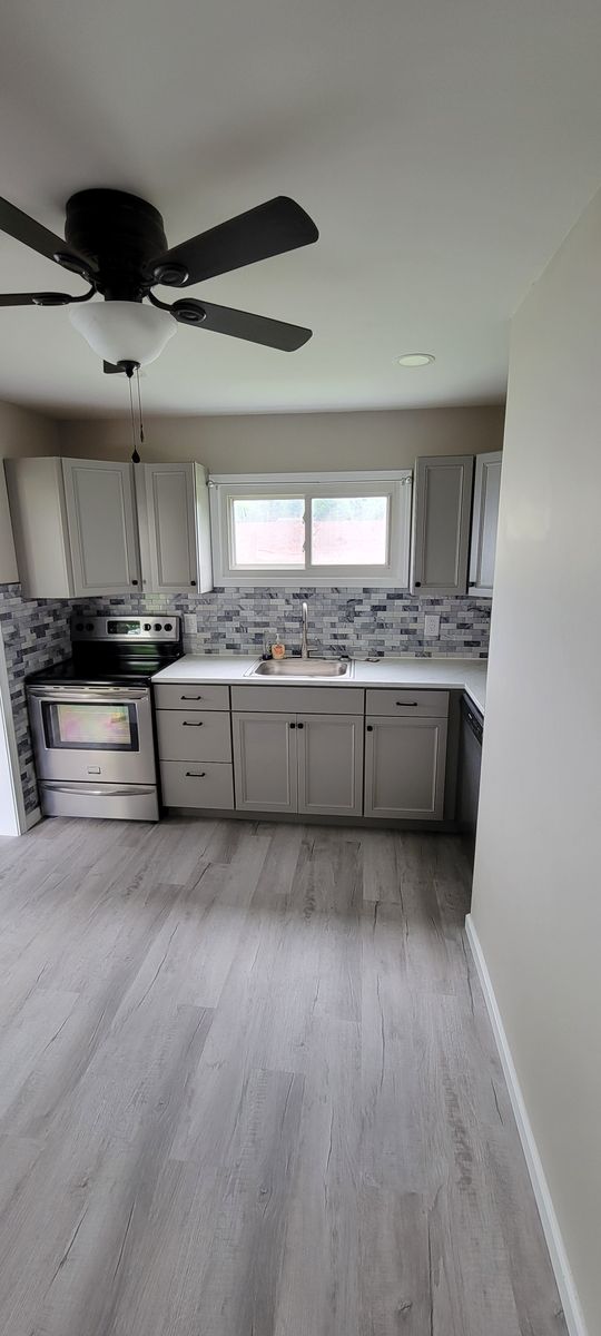 Flooring for Middle Man Construction in Fall Branch, TN