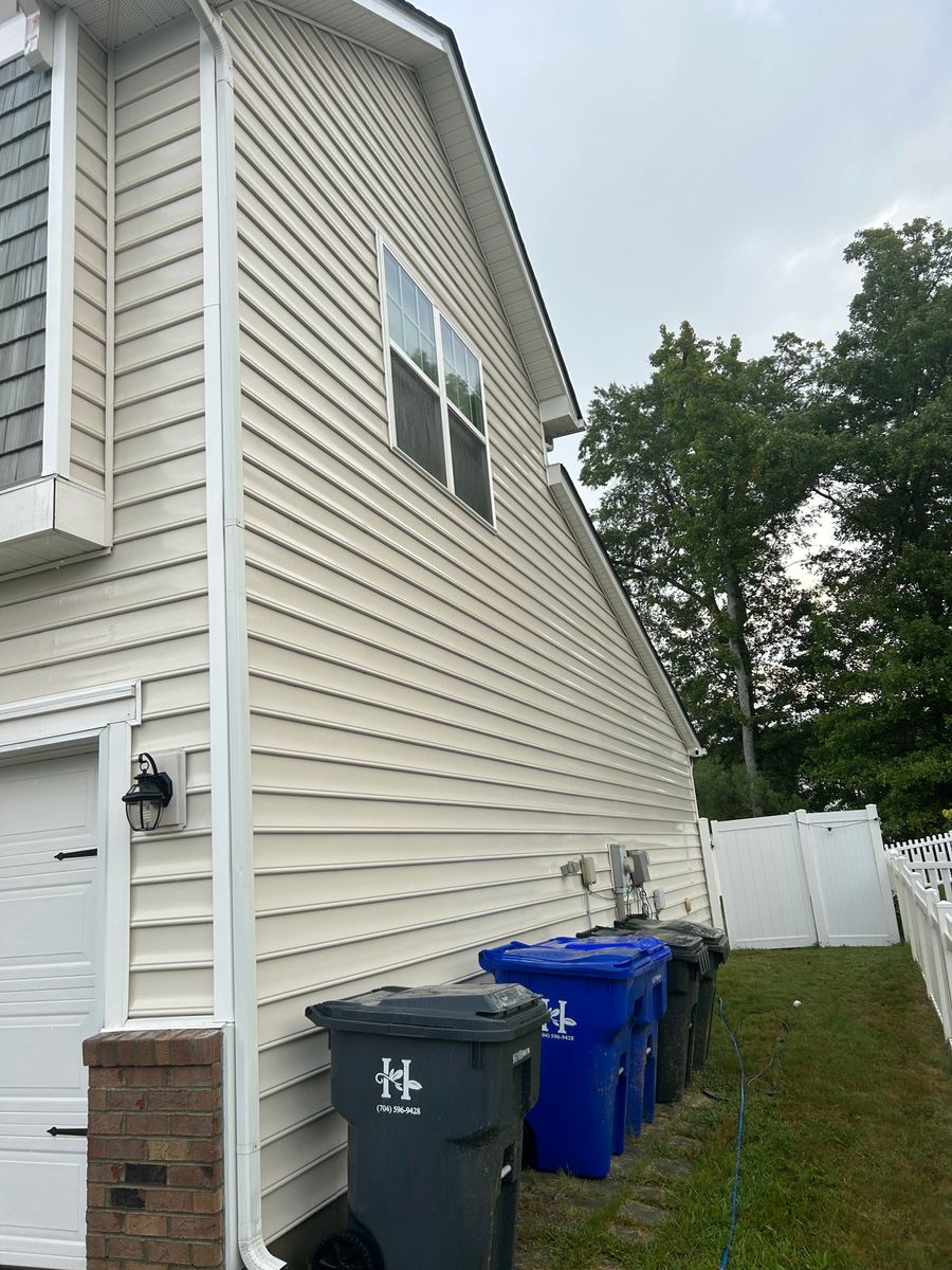 Window Cleaning for 4U Pressure Washing in Huntersville, NC