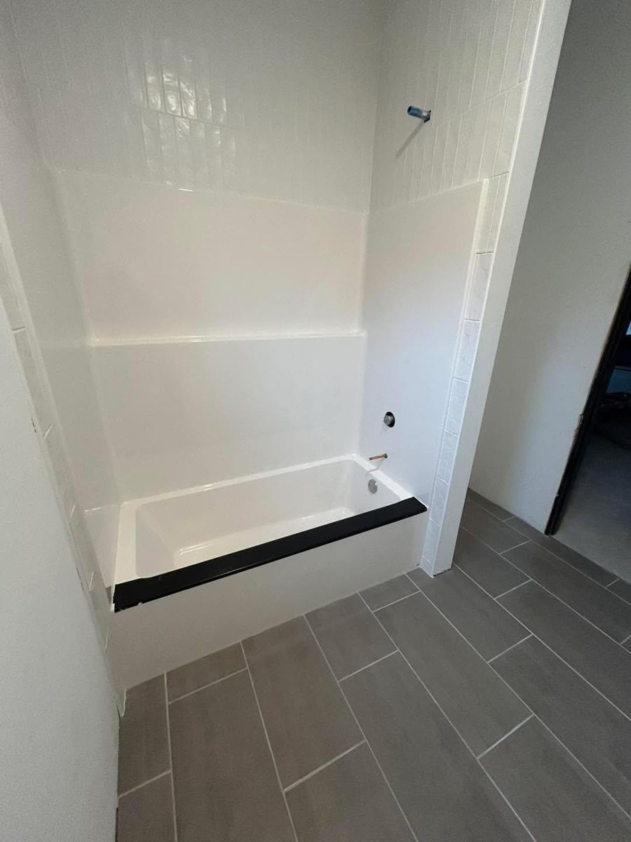 Bathroom Tile for Rivers Edge Tiling LLC in Brainerd, MN