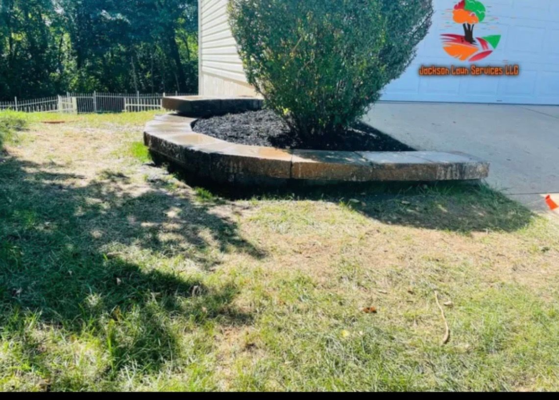 Hedge Trimming for Jackson Lawn Services LLC in St Louis, MO