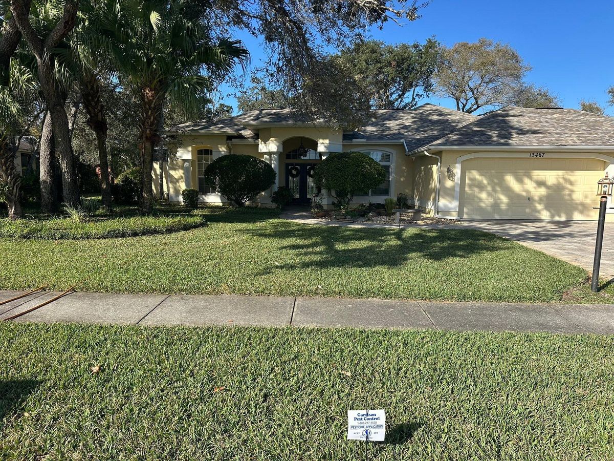 Lawn Spraying for Garrison Pest Control Inc in North Weeki Wachee, FL