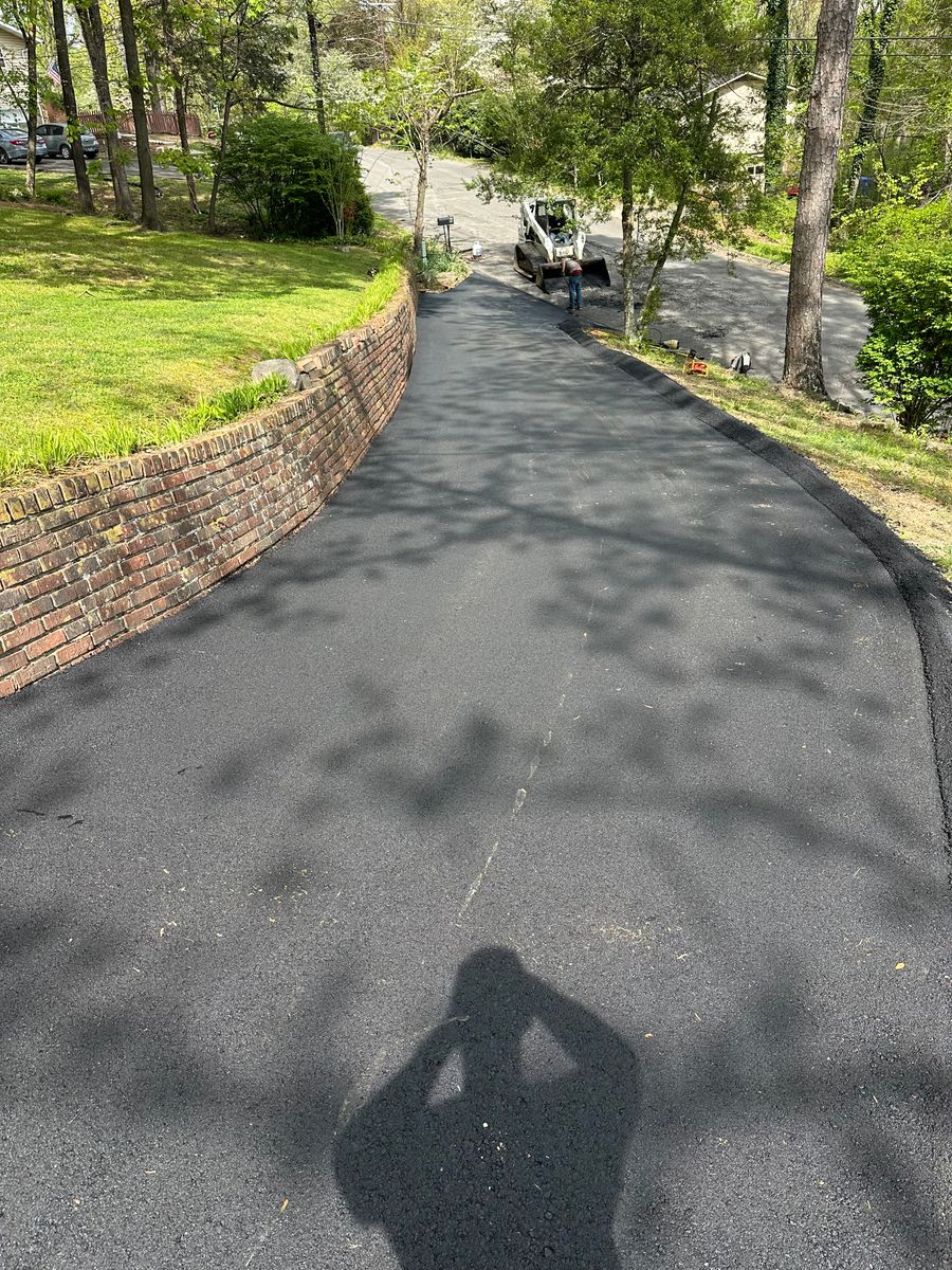 Asphalt Paving for Metzler Paving and Sealcoating LLC in Jacksboro, TN