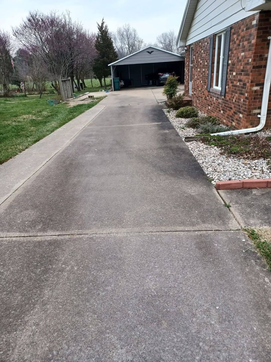 Driveway and Sidewalk Cleaning for D&T Pressure Washing in Morganfield, KY