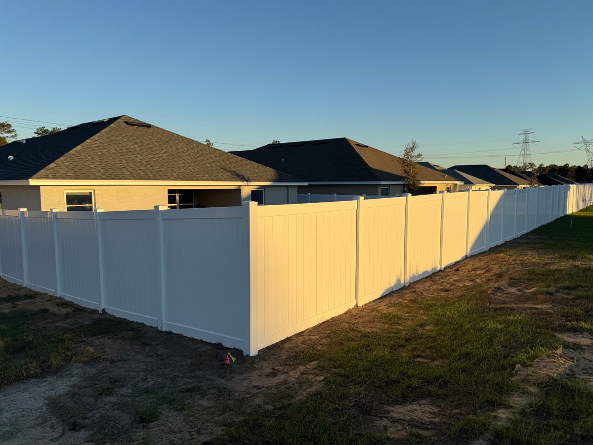 Vinyl Fence Installation for Smith & Sons Fence Company in Riverview, FL