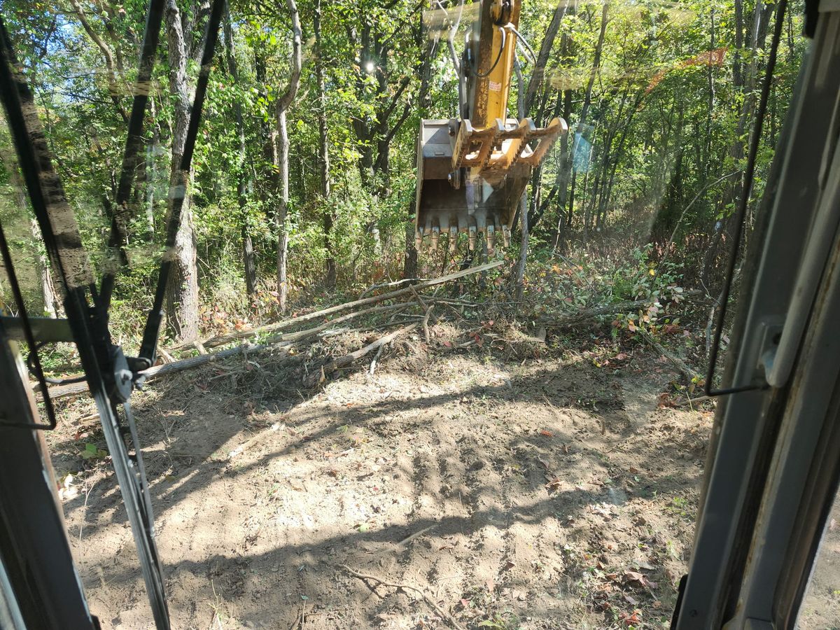 Excavation for BDS Trucking & Excavating in Litchfield, IL