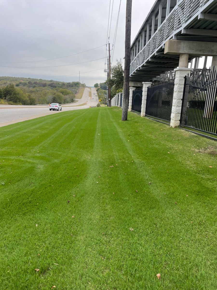 Mowing for Joandi's Lawn & Landscaping Service in Haltom City, TX