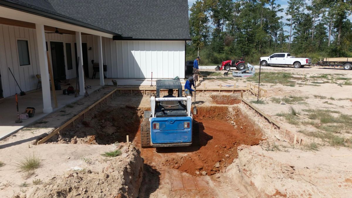 Custom Pool Construction for Superior Backyard Builders LLC in Livingston, TX