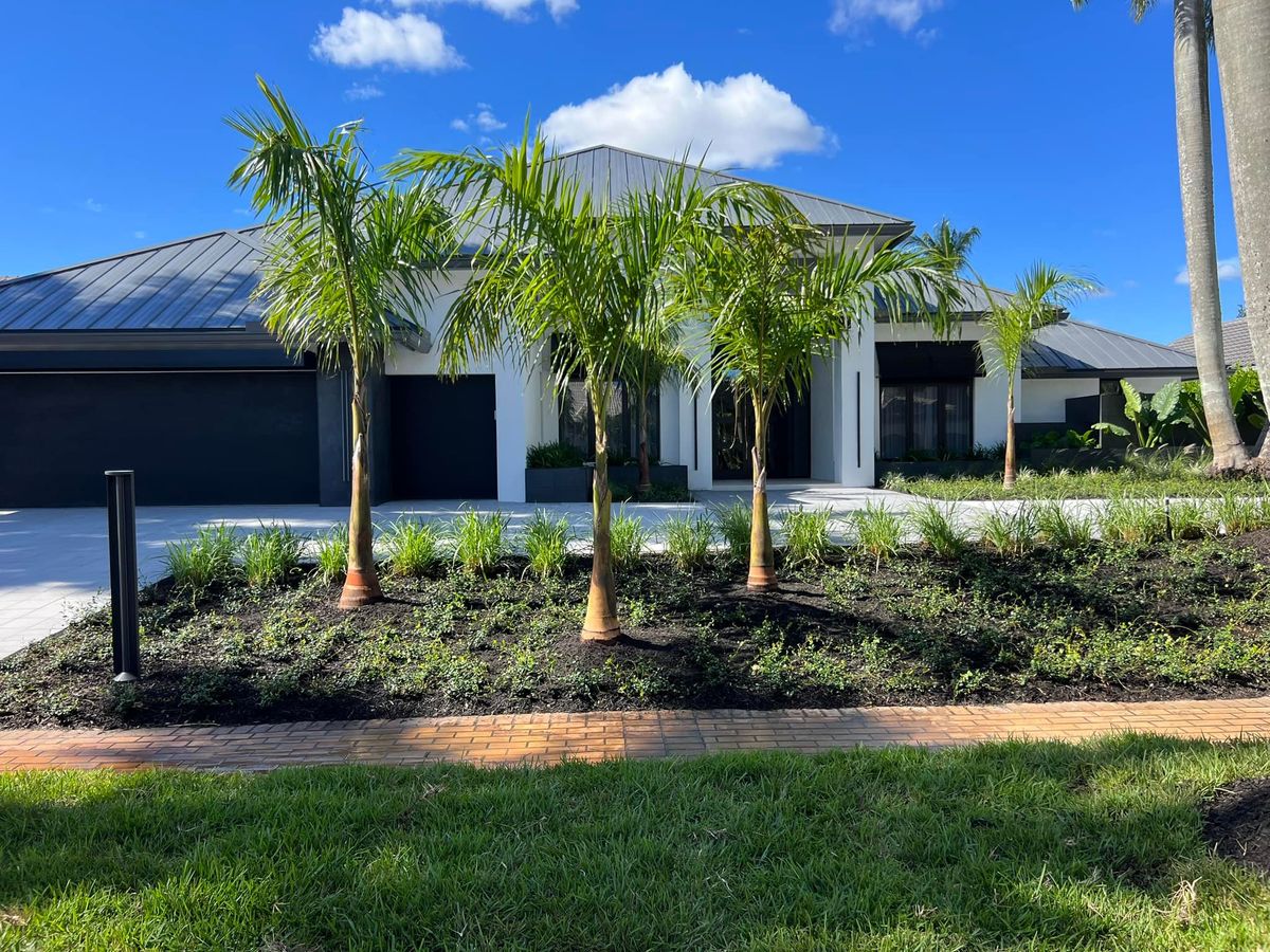 Mulch Installation for An Extravagant Landscape & Lawn Service in Delray, FL