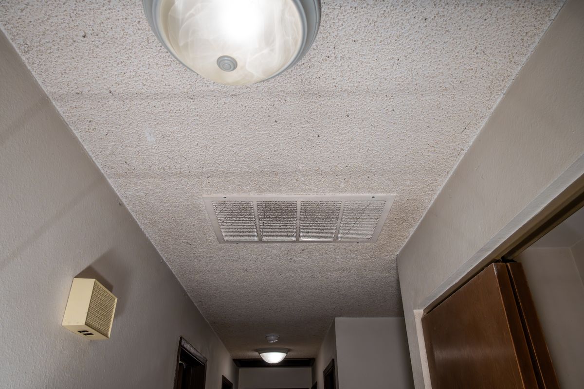 Popcorn Ceiling Removal for Paints Well With Colors in Billings, MT