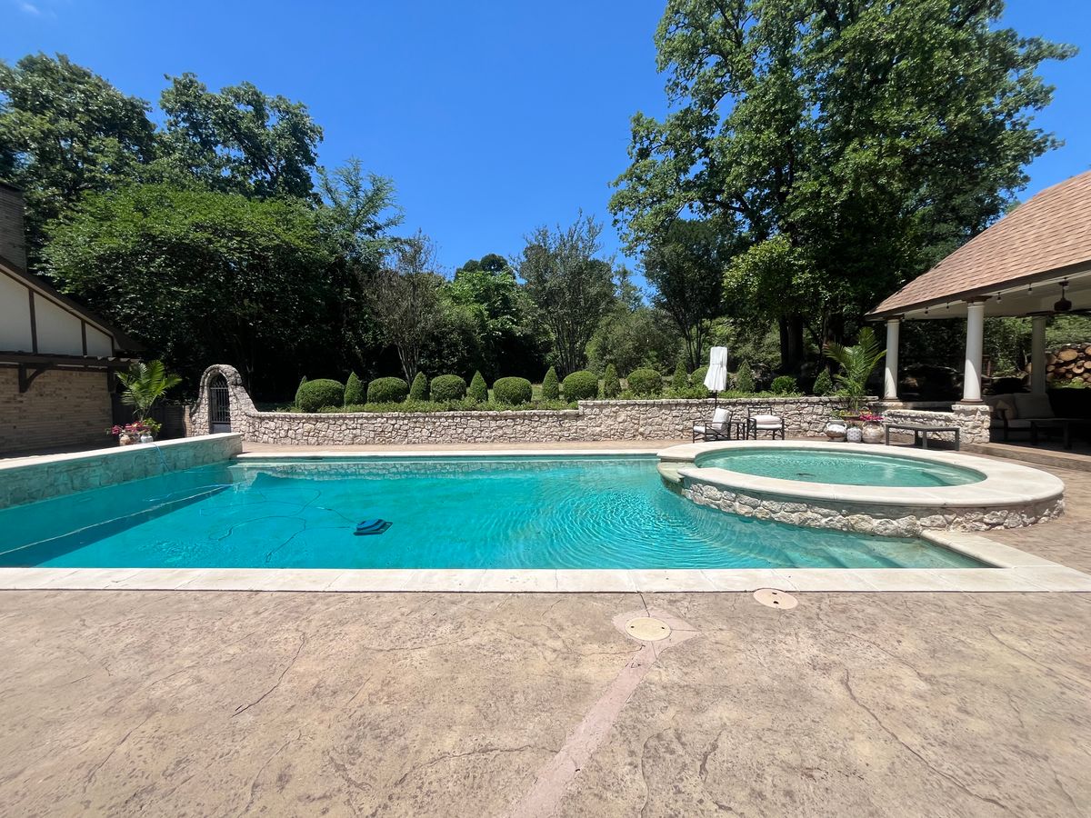 Shrub Trimming for Piña’s Lawncare in Limestone County, TX