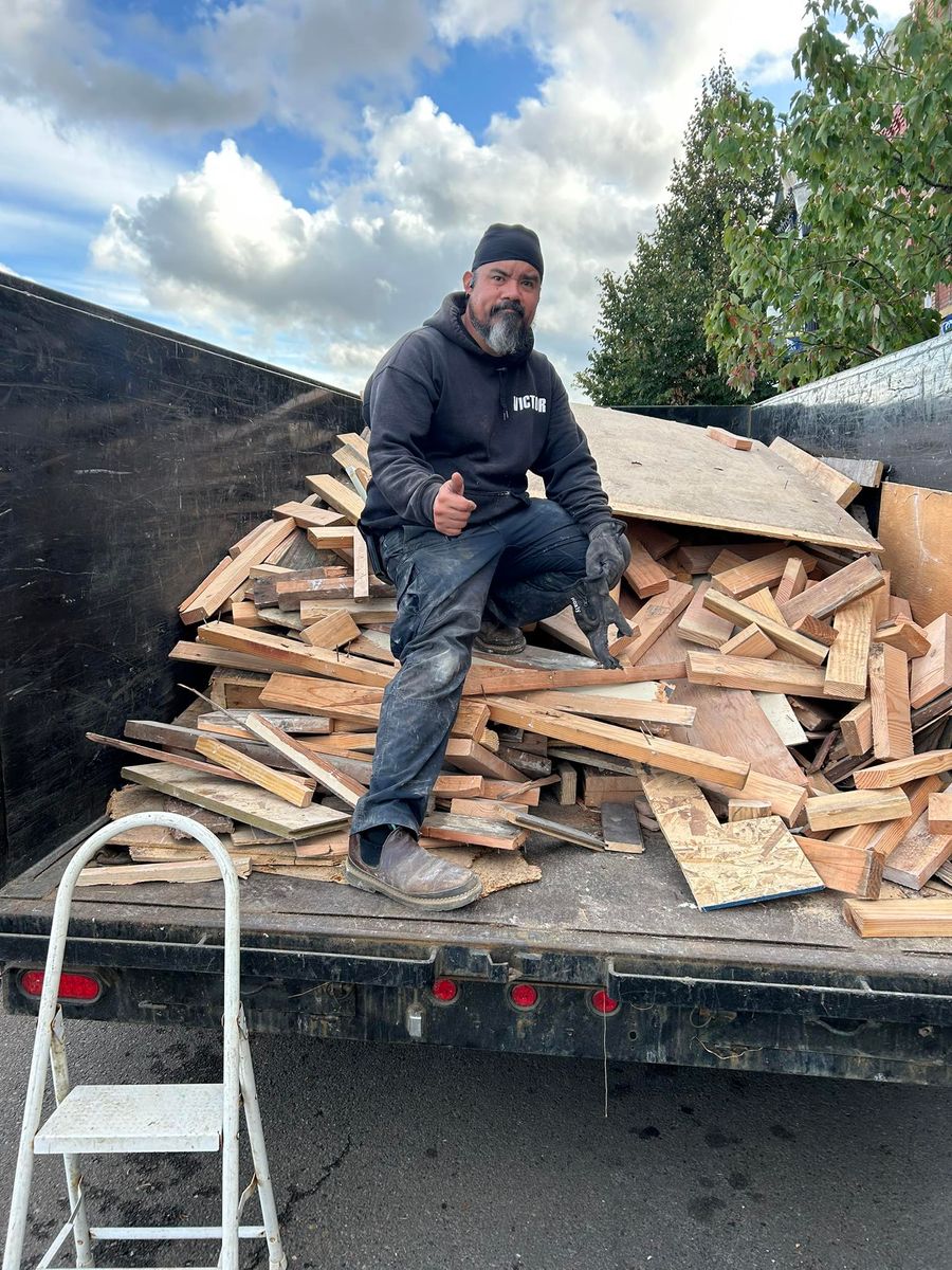 Household Junk Removal for Sol Junk Removal in Independence, OR