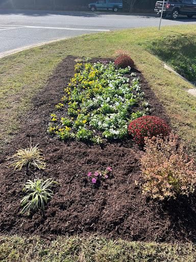 Landscaping for Ridgewood Lawn Care LLC in Fredericksburg, VA