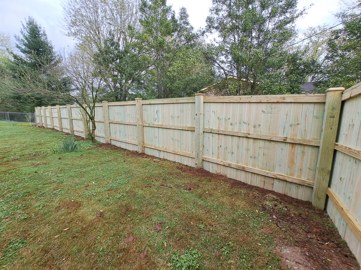 Wood Fence for Southern Town & Country Fence in Sparta, TN