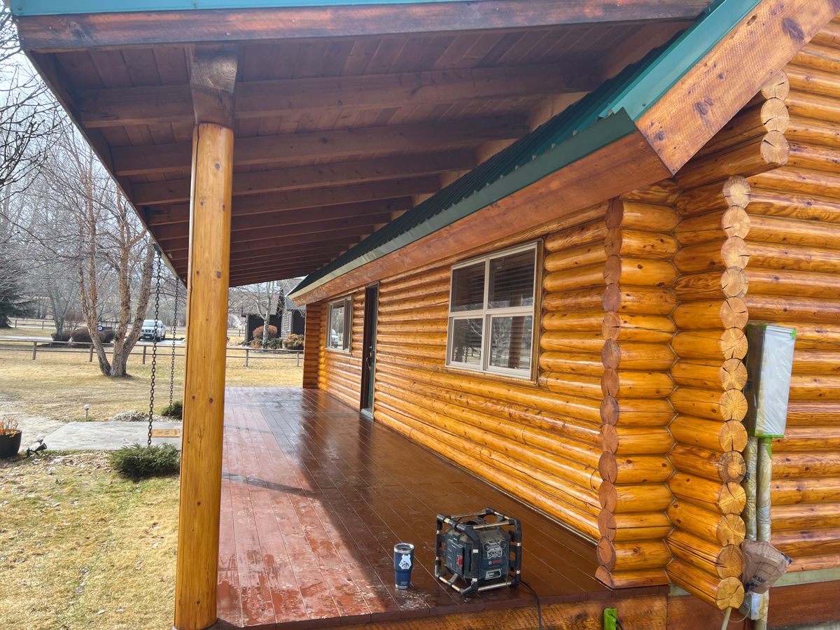Staining for True Blue Logworks LLC in Corvallis, MT