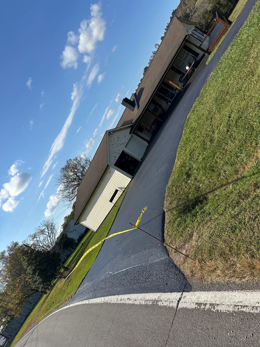 Asphalt Paving for Metzler Paving and Sealcoating in Jacksboro, TN