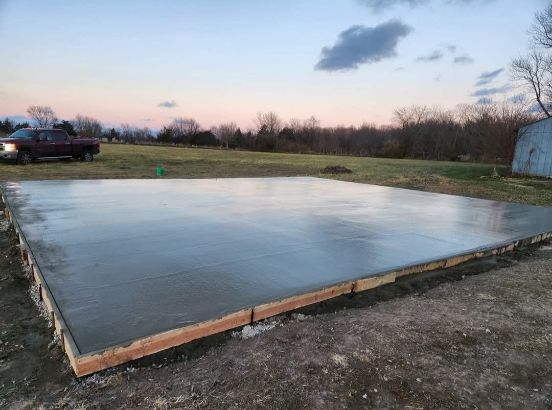 Driveways, Patios, Sidewalks, Firepits for Custom Concrete Enterprises in Springfield, IL