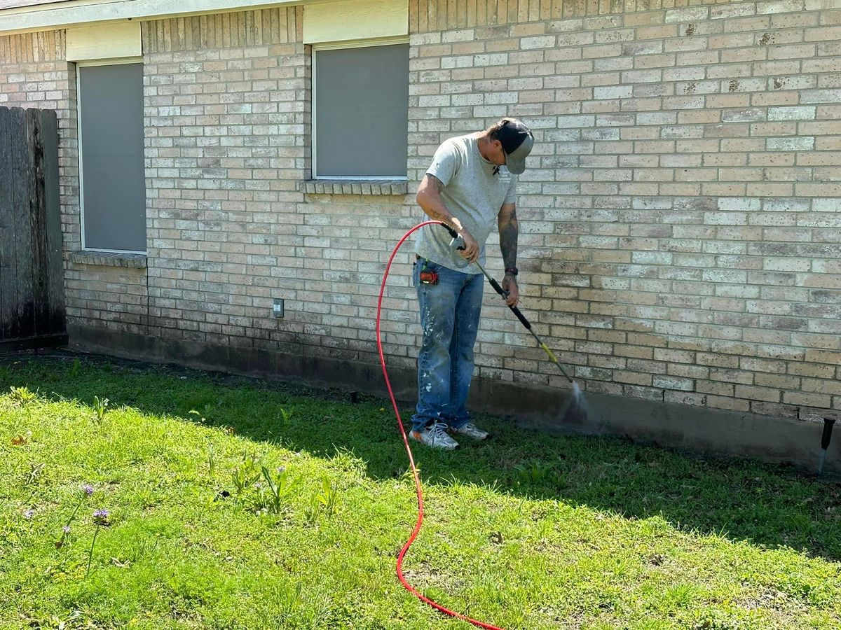 Pressure Washing for R E Tanner Home Improvement in Buckholts, TX